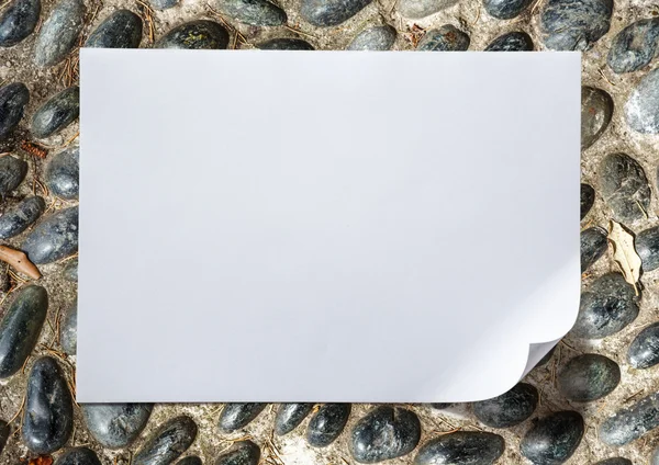Hoja de papel en blanco —  Fotos de Stock