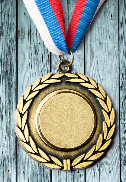 トリコロールのリボン付き金属メダル — ストック写真