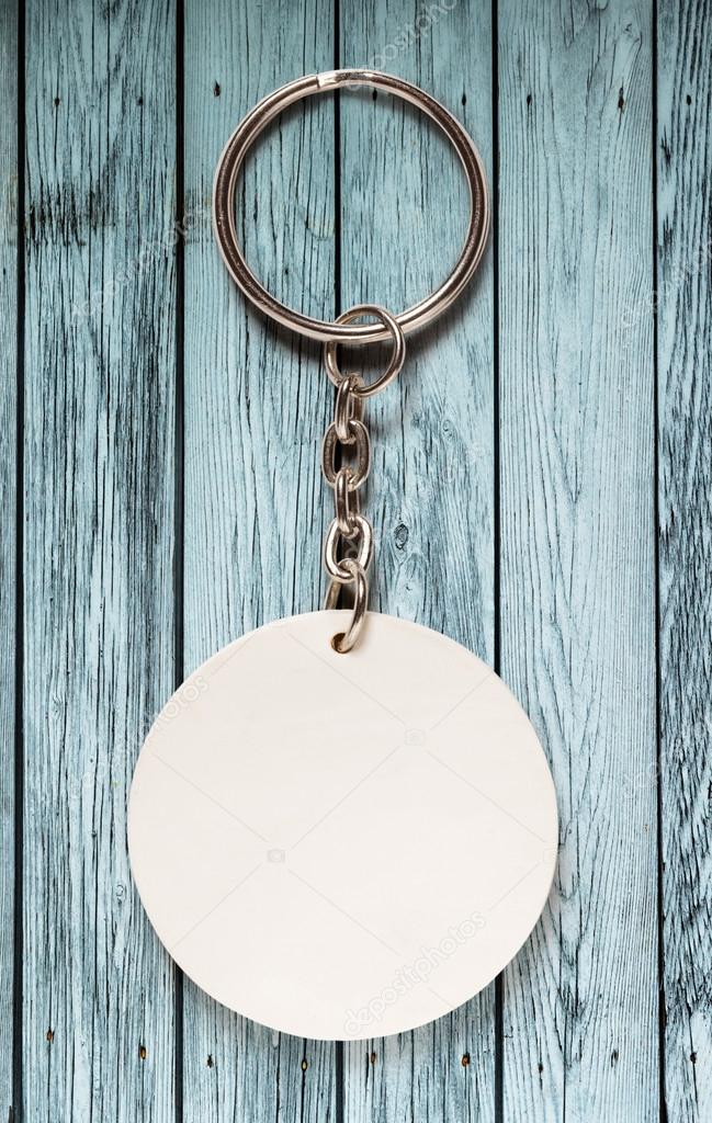 Key ring with round trinket