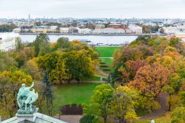 Saint Petersburg görünümü Isaac Katedrali
