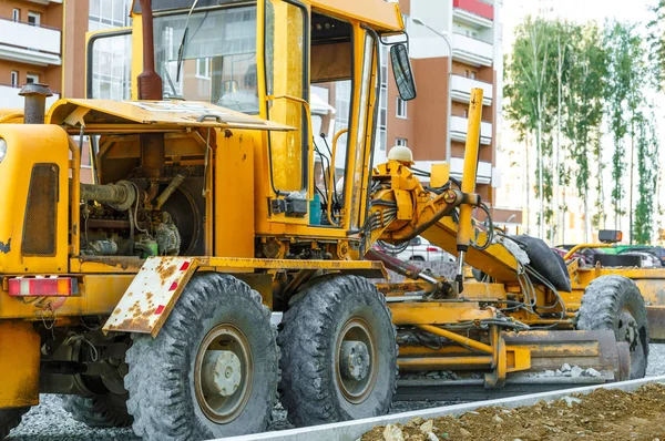 Grader bekerja di luar — Stok Foto