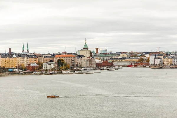 Helsinki vista de la ciudad en otoño — Foto de Stock