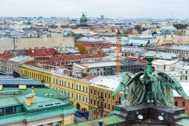 Saint Petersburg görünümü Isaac Katedrali