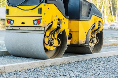 Yol silindiri Road