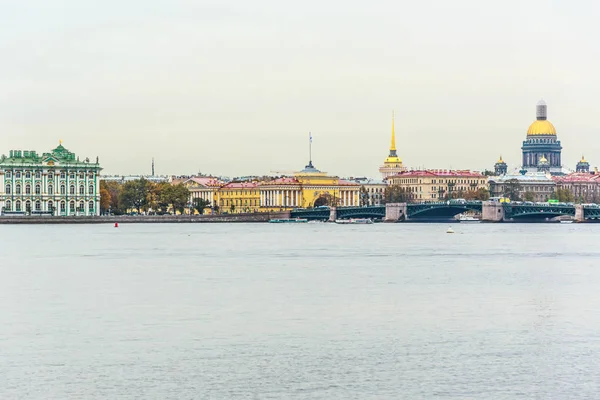 Pałac zimowy w Sankt Petersburgu — Zdjęcie stockowe