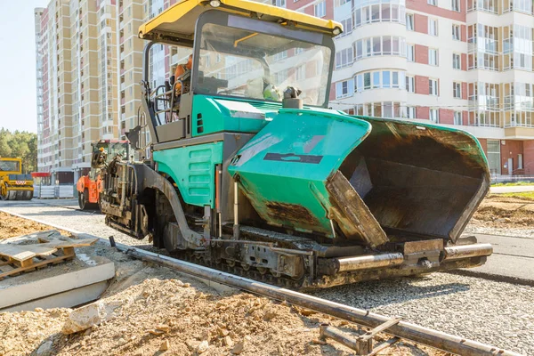 Asfalt-plaatsen machine — Stockfoto