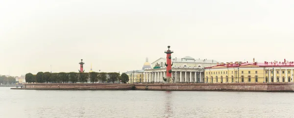 Васильевский вид на Остров — стоковое фото