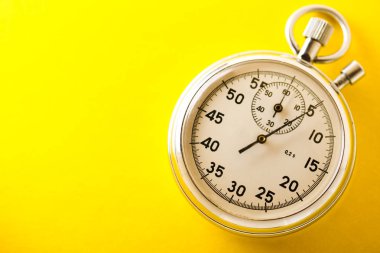 Sarı arka planda kronometre