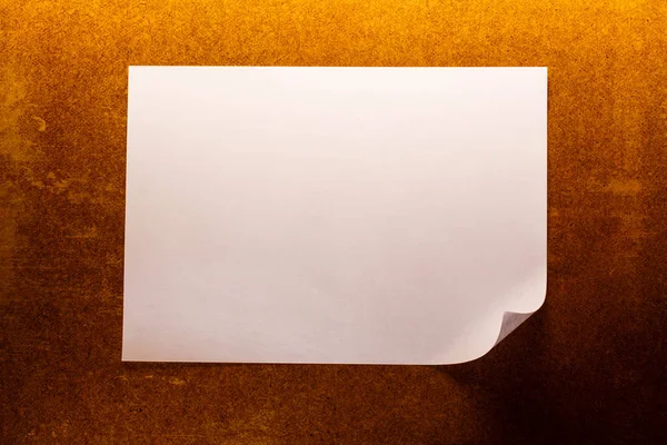 Пустой лист бумаги — стоковое фото