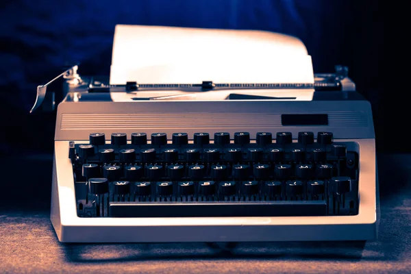 Machine à écrire avec alphabet latin — Photo