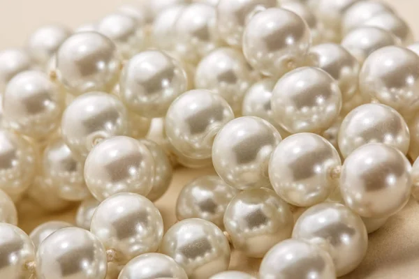 Shiny white pearl — Stock Photo, Image