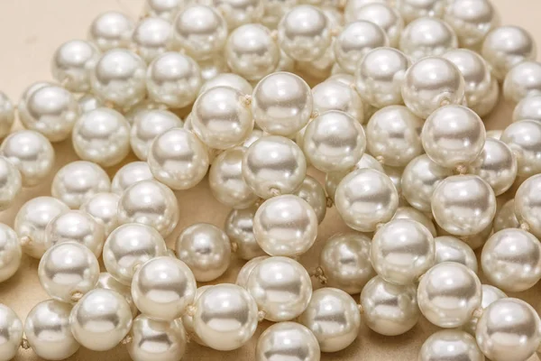 Shiny white pearl — Stock Photo, Image