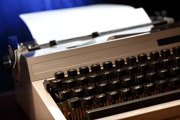 Máquina de escribir con alfabeto latino — Foto de Stock