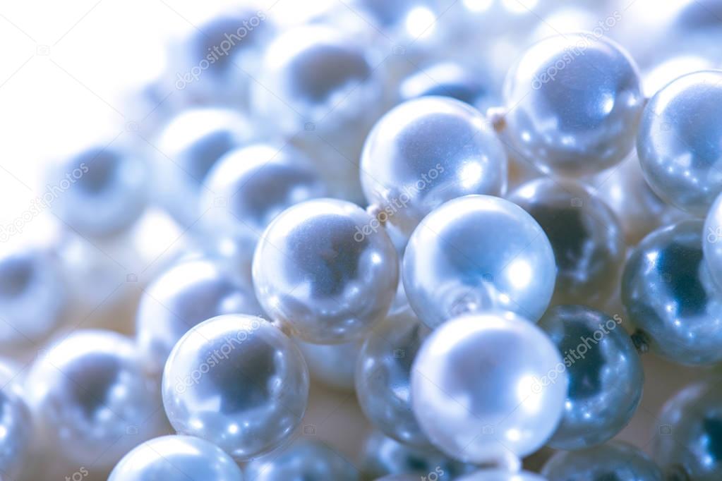 shiny white pearl