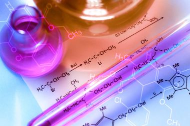 Kimyasal reaksiyonu formül tüplerini