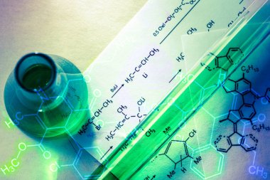 Kimyasal reaksiyonu formül tüplerini