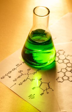 Tepki formülü ile kimyasal tüp