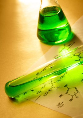 Kimyasal reaksiyonu formül tüplerini