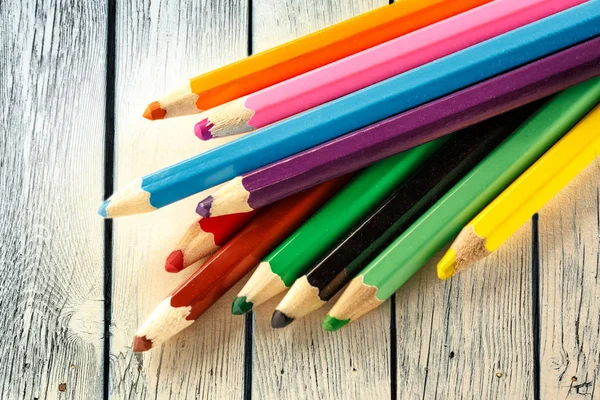 Paletta a színes ceruzák — Stock Fotó