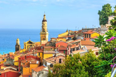 Menton kilise ve Deniz Manzaralı