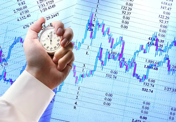 Gráfico gráfico castiçal, orçamento e cronômetro na mão — Fotografia de Stock