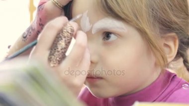 Çocuk yüz boyama kedi gibi