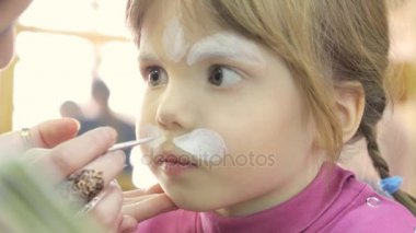 Çocuk yüz boyama kedi gibi