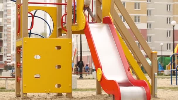 Little girl playing on the playground — Stock Video