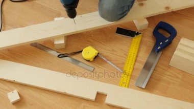 Testereyle raf yuvası ve Matkap yapım