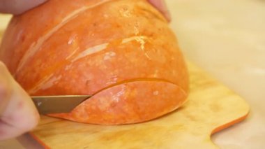 Kabak içinde closeup doğrama