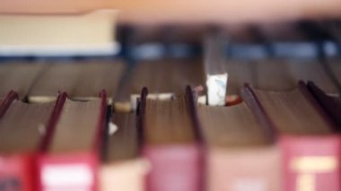 Kitap içinde closeup bookshelf
