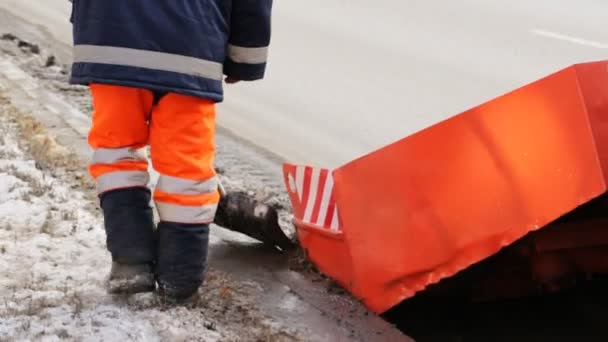 Snow Arado Está Trabajando Calle — Vídeo de stock