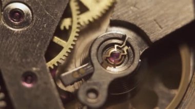 Cep saati gelecek. Zaman atlamalı.