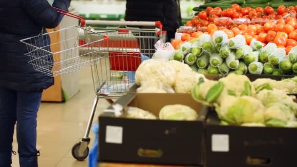 Clientes Loja Vegetais — Vídeo de Stock