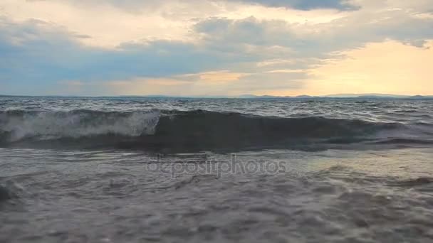 Olas Tranquilas Lago Luz Del Atardecer — Vídeos de Stock