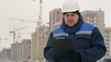 Foreman'ın denetleyici büyük inşaat proje