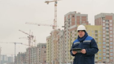 Foreman ile yastık büyük inşaat projesi