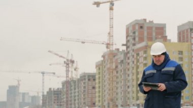 Foreman ile yastık büyük inşaat projesi