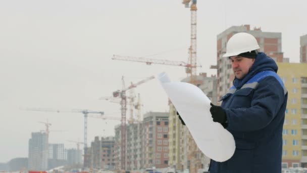 Kağıt Çizim Planı Inşaat Projesi Nde Foreman — Stok video