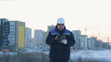 Foreman ile yastık büyük inşaat projesi