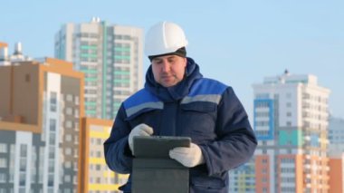 Tablet bilgisayar büyük inşaat Projesi'nde Foreman'la