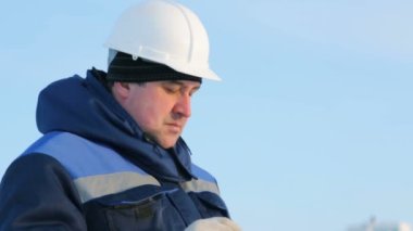 Tablet bilgisayar büyük inşaat Projesi'nde Foreman'la