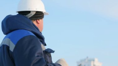 Tablet bilgisayar büyük inşaat Projesi'nde Foreman'la