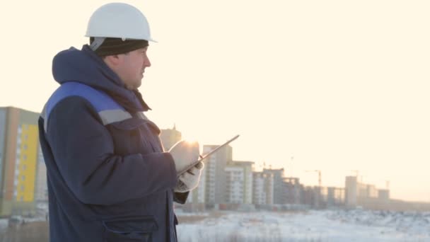 Contremaître Avec Tablette Grand Projet Construction — Video