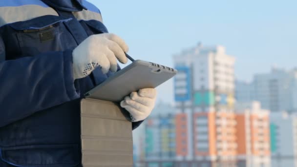 Capataz Con Tablet Proyecto Construcción Importante — Vídeos de Stock