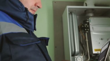 Gaz-yangın kazan kontrol işçi