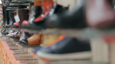 Çizmeler ve ayakkabılar, Ayakkabı raflarda saklamak