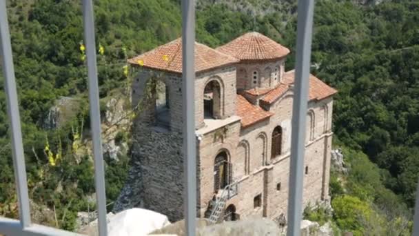 Forteresse d'Asen dans les montagnes bulgares — Video