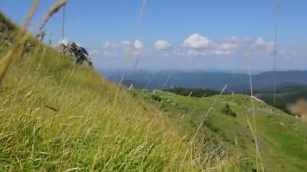 Hermoso paisaje en las montañas balcánicas — Vídeo de stock