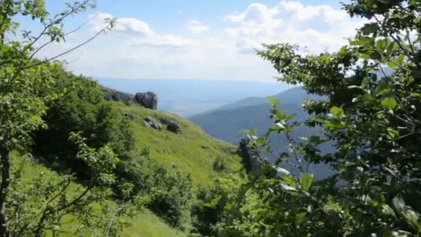 Vackert landskap i Balkanbergen — Stockvideo